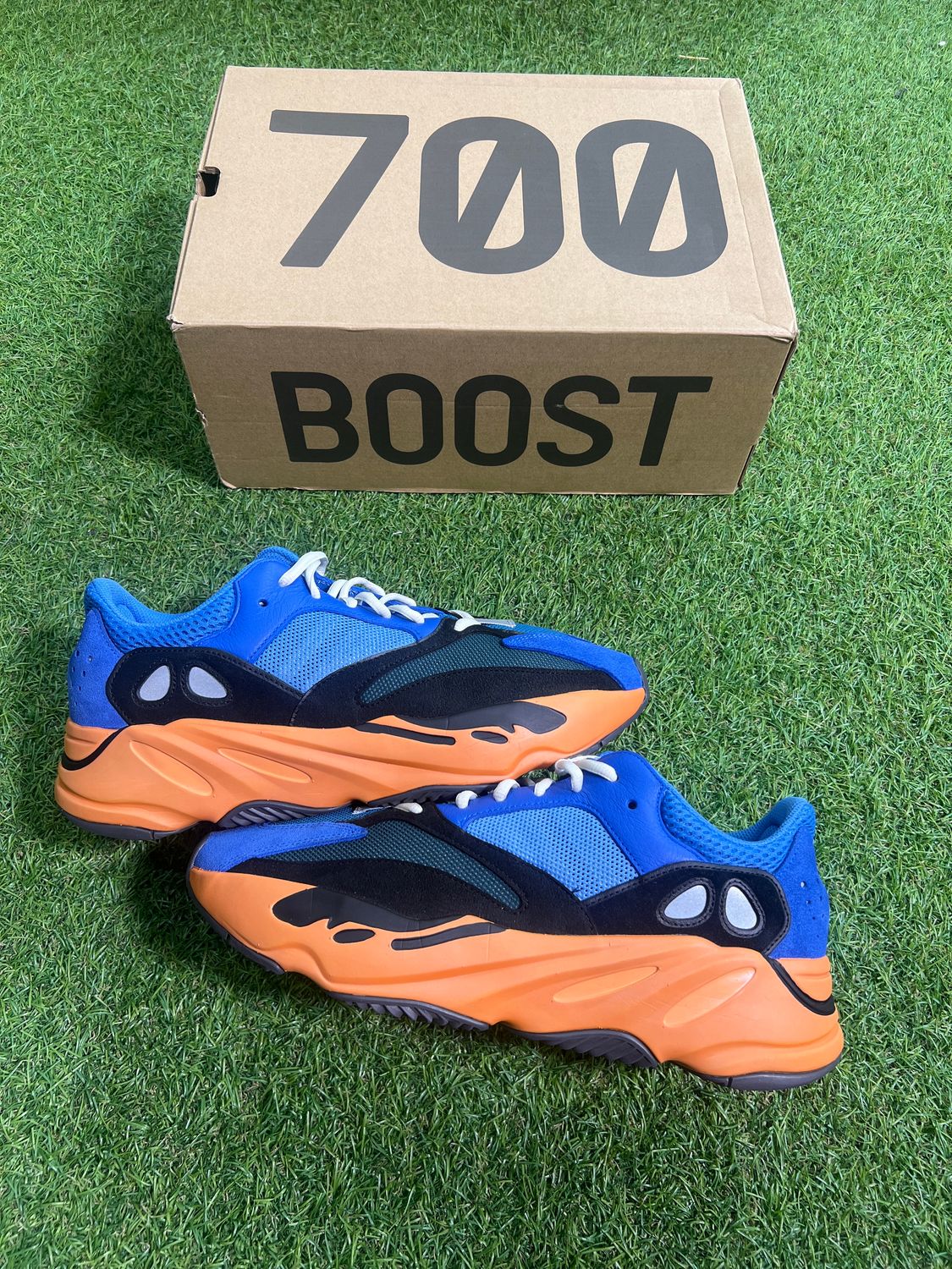 PREOWNED YEEZY 700 " KYANITE " SIZE 12