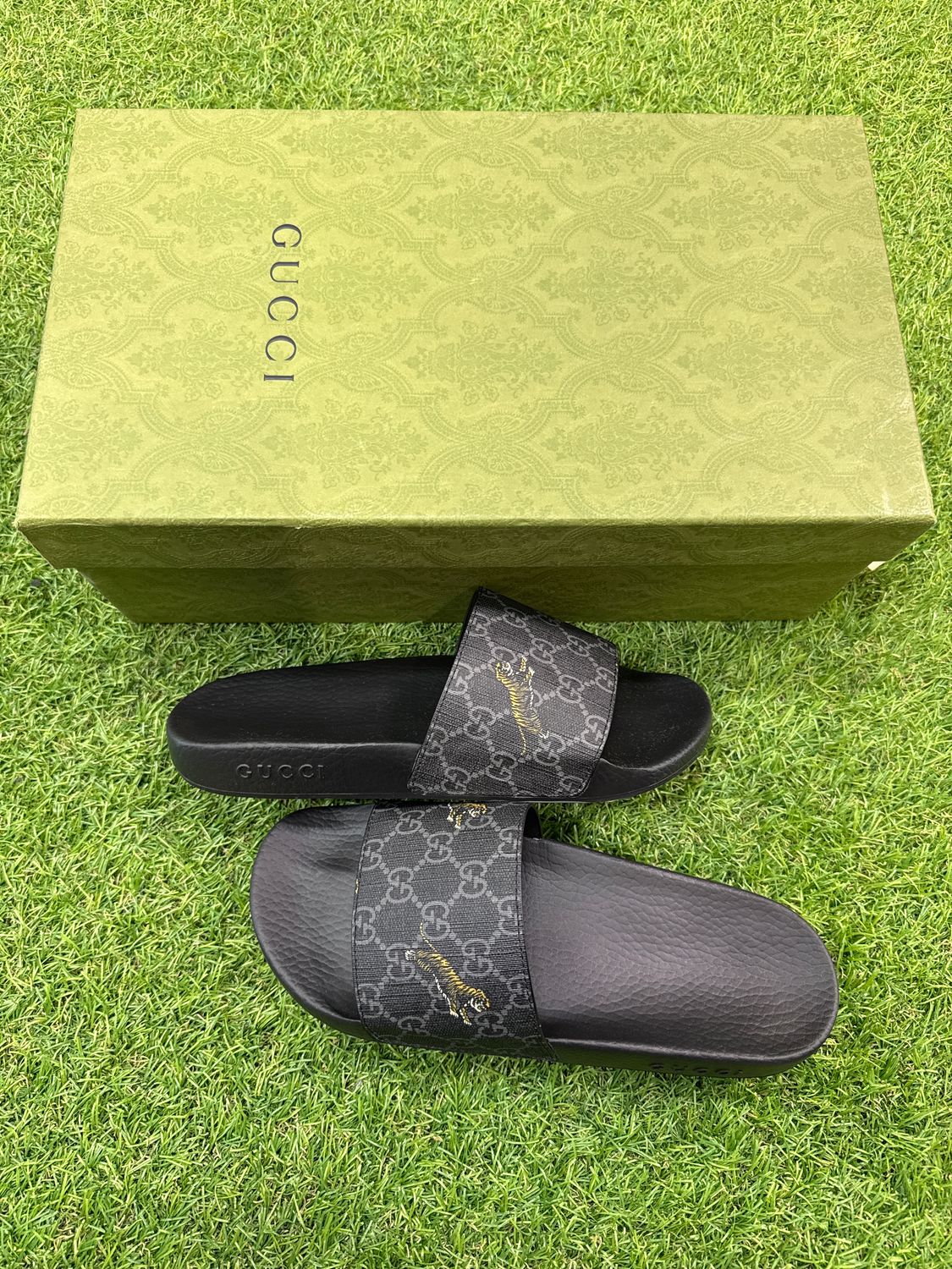 BRAND NEW GUCCI SLIDE "SUPREME TIGER" SIZE 6