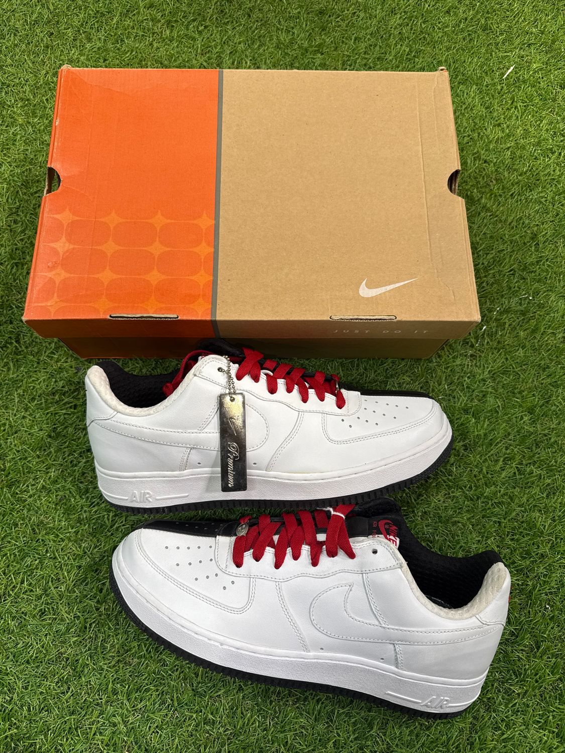 BRAND NEW AIR FORCE 1 "SCARFACE" SIZE 10