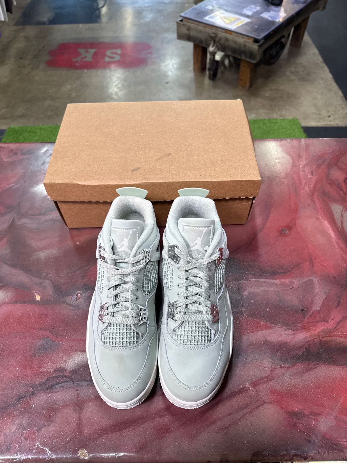 PREOWNED JORDAN 4 " SEAFOAM GREEN " SIZE 10.5