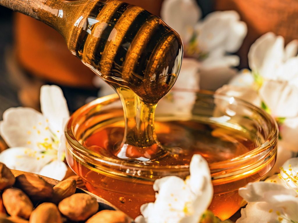 Raw Honey (Pint) - On Farm Pickup Raw Honey (Pint) - On Farm Pickup
