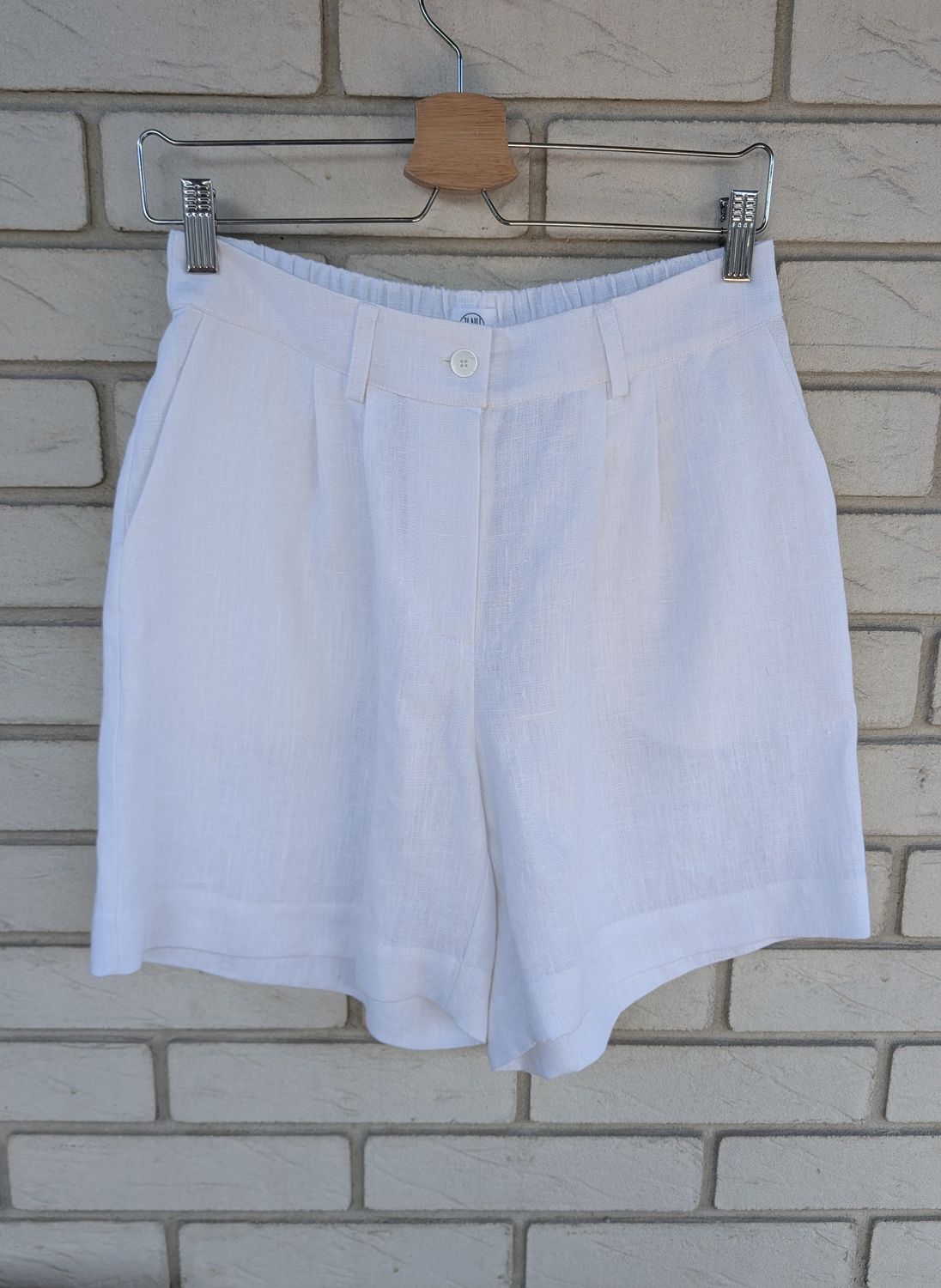 Lysine - creamy white