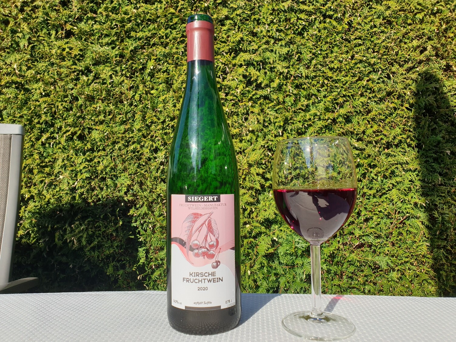 Kirschwein 2020 (0,75l - 16% vol.) Kirschwein 2020 (0,75l - 16% vol.)