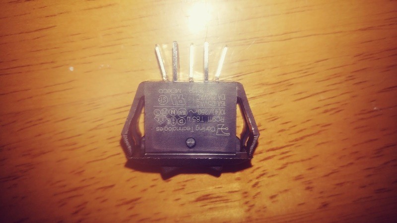 Rocker Switch (3 Way)