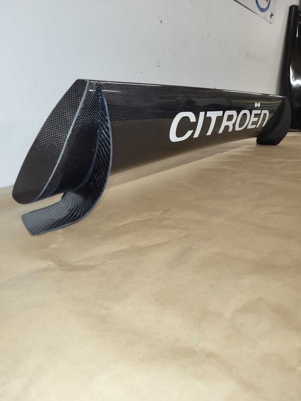 Aileron saxo kit car avec pâte fixation pour 205 en carbone