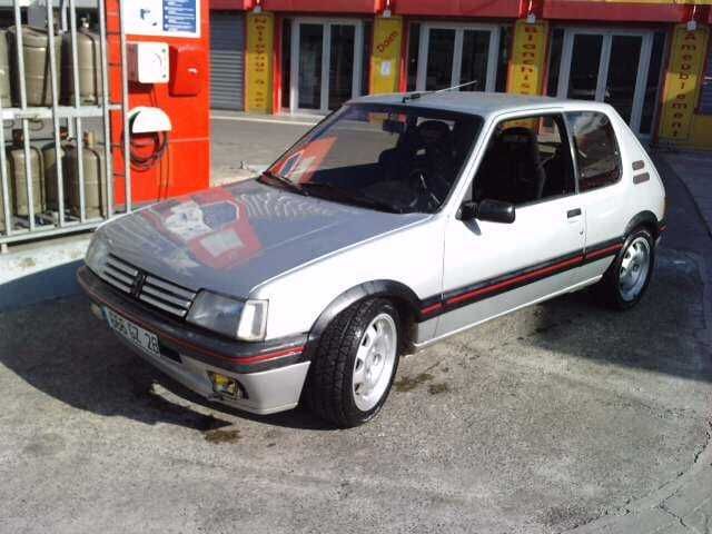 jupe de pare choc av 205 gti en fibre