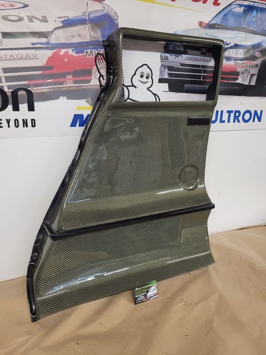 écope de capot 106 maxi en carbone kevlar