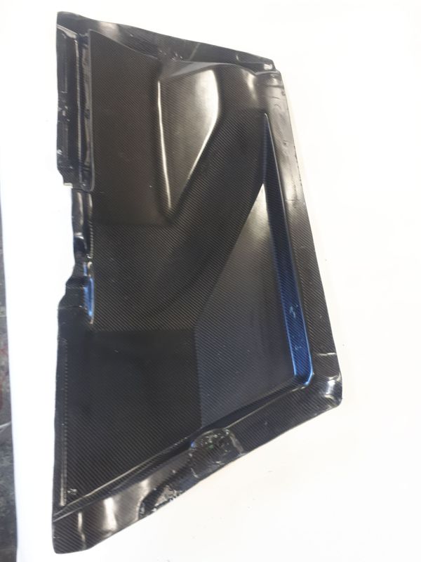 protection réservoir souple c2r2 max en carbone et kevlar