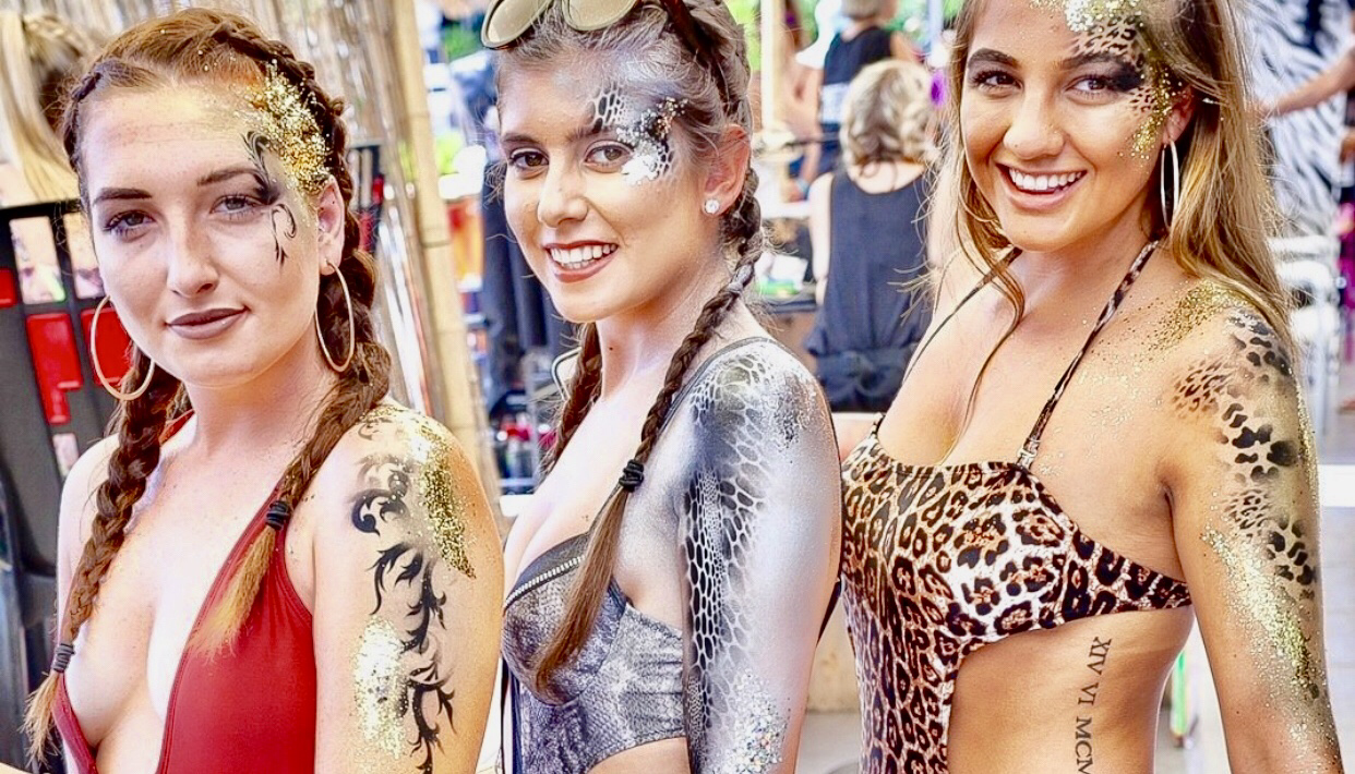 The Pretty intricate Pre drinks, body painting & party coach Zoo project package