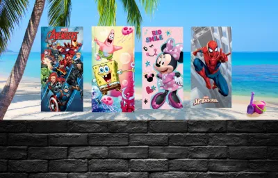 „Weiche Badetücher mit bunten Kinder-Motiven – ideal fürs Baden und Schwimmen“