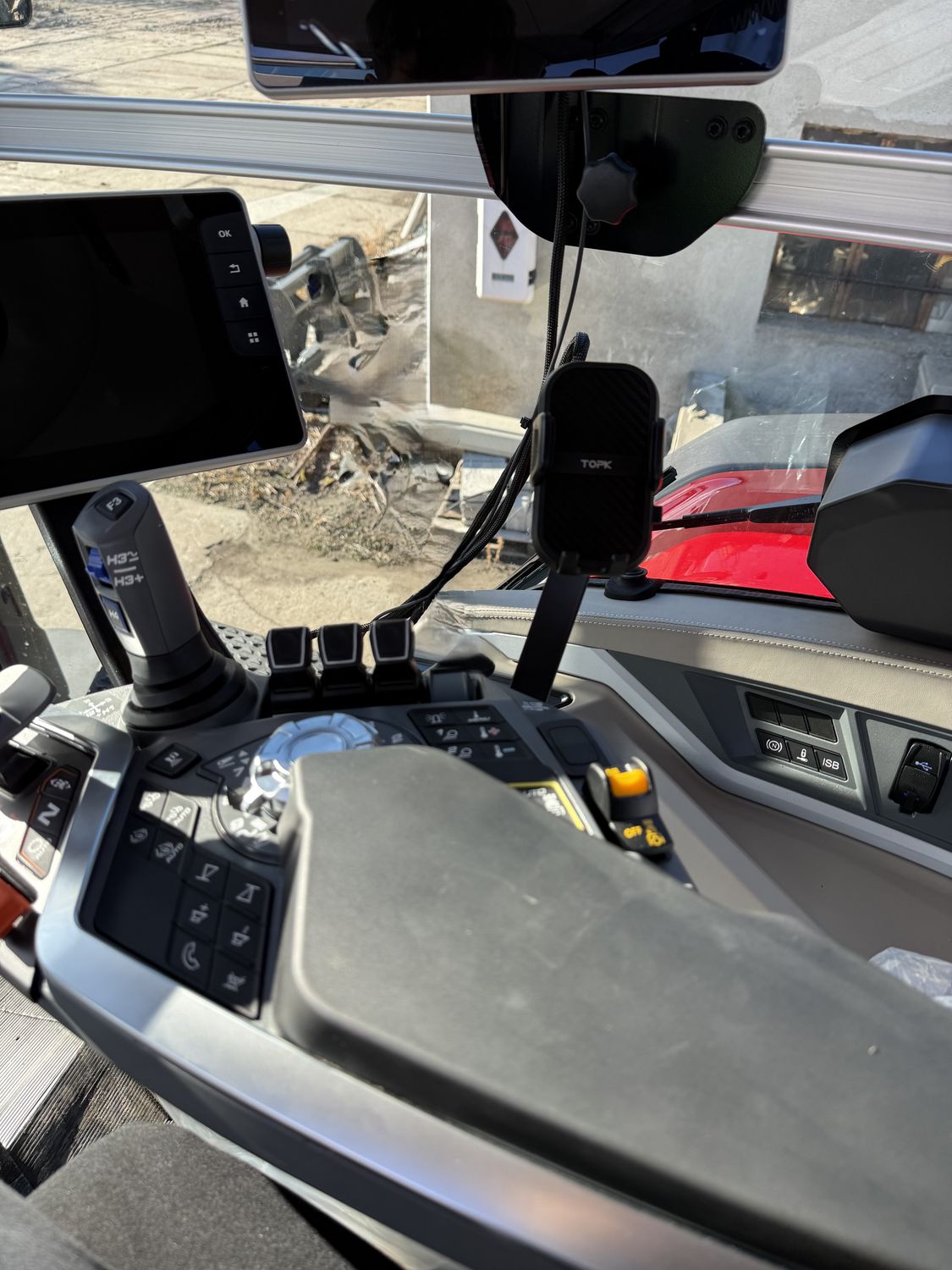 Massey Ferguson 8s/9s - Phone Mount