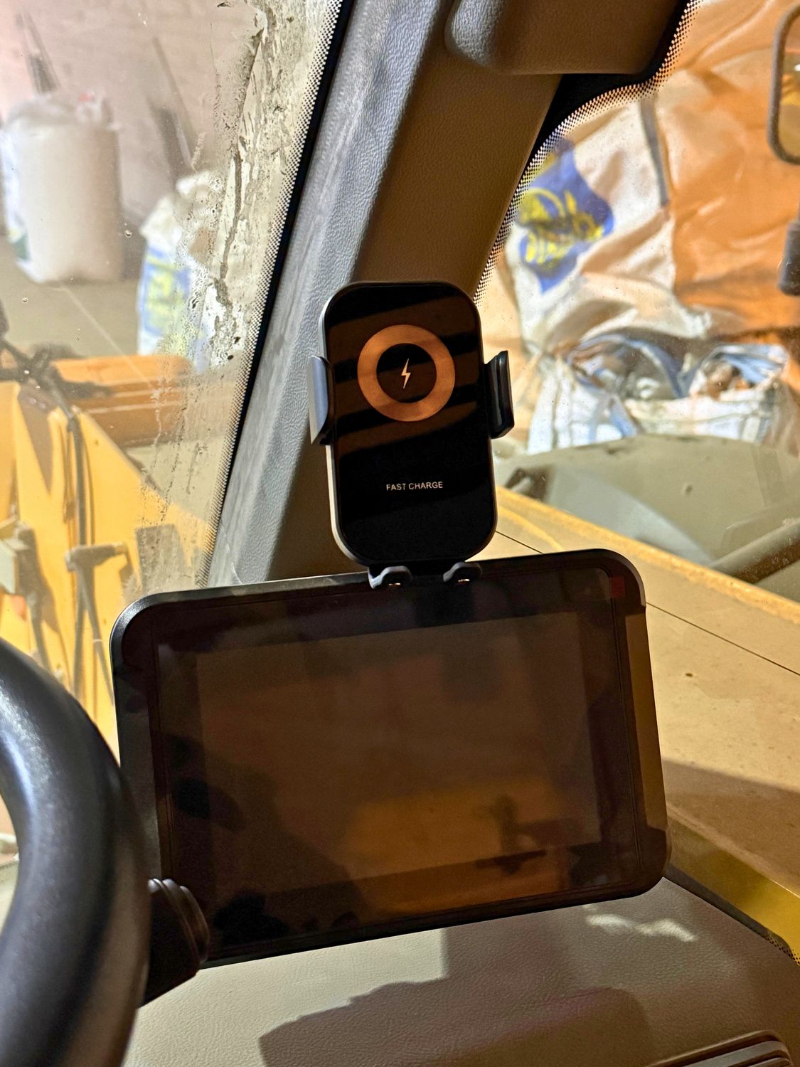 ​Phone Mount for JCB Telescopic Handlers JCB 536-95 IND | JCB 560-80 IND | JCB 542-70 IND | JCB 532-70 IND