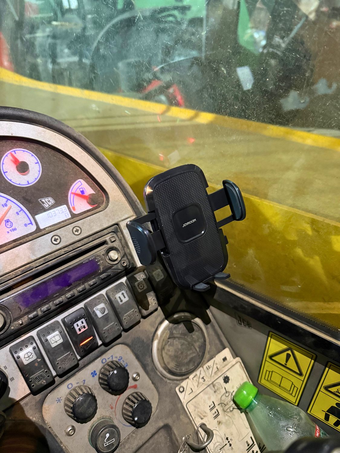 Phone Mount for JCB Telescopic Handlers Without Display