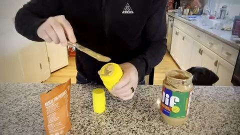 SodaPup -Distributeur de friandises épi de maïs - Jaune