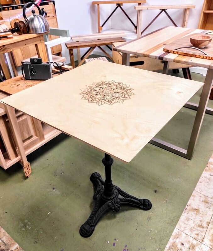 Table de bistro pied en fonte