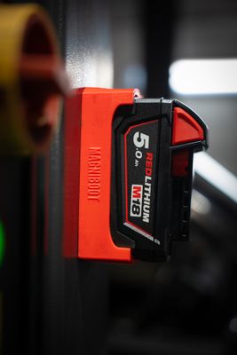 Milwaukee Magnetic Boot M18 5A