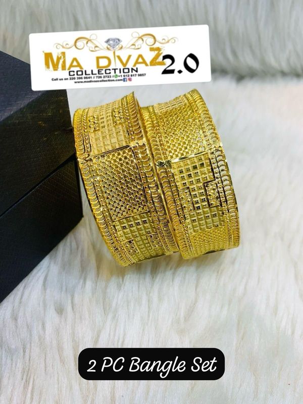 2 PC Premium Gold Plated Bangle Set