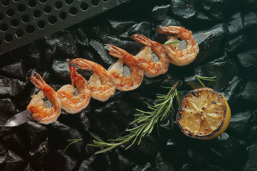 Hiilloksella grillatut tiikerikatkaravut