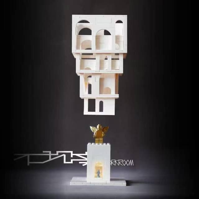 nautilus toy Hidden box with small white particles