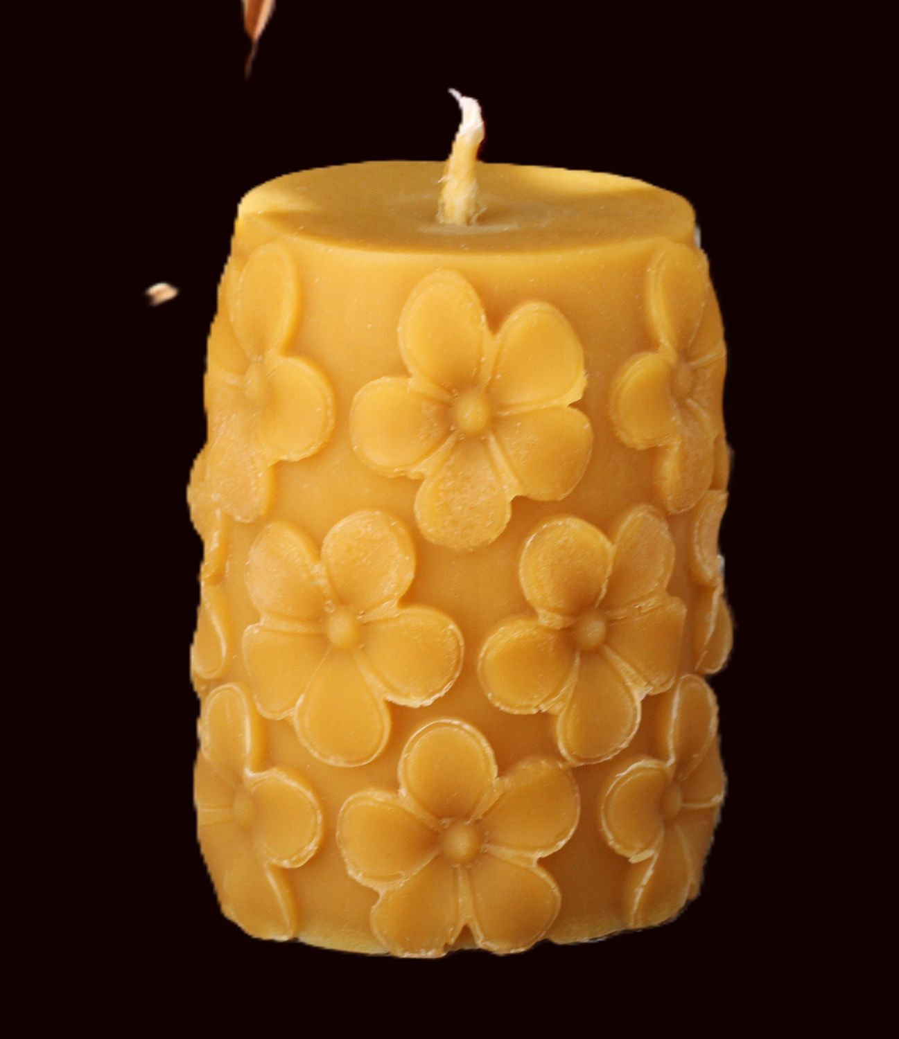 Cléone d'or, bougie artisanale en cire d'abeille