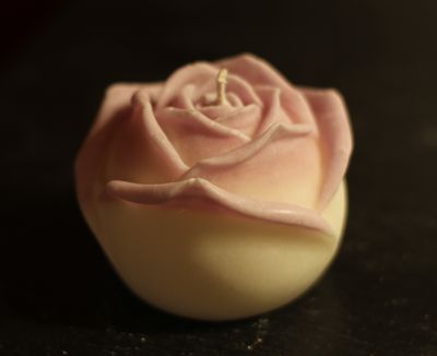 Perséphone bougie artisanale coloration végétale en rose