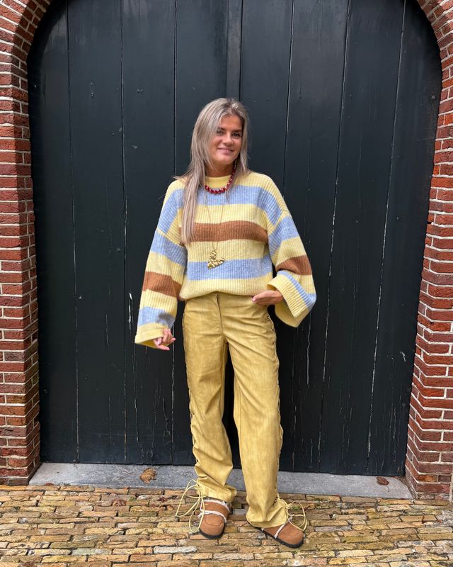 ALEX TRUI yellow