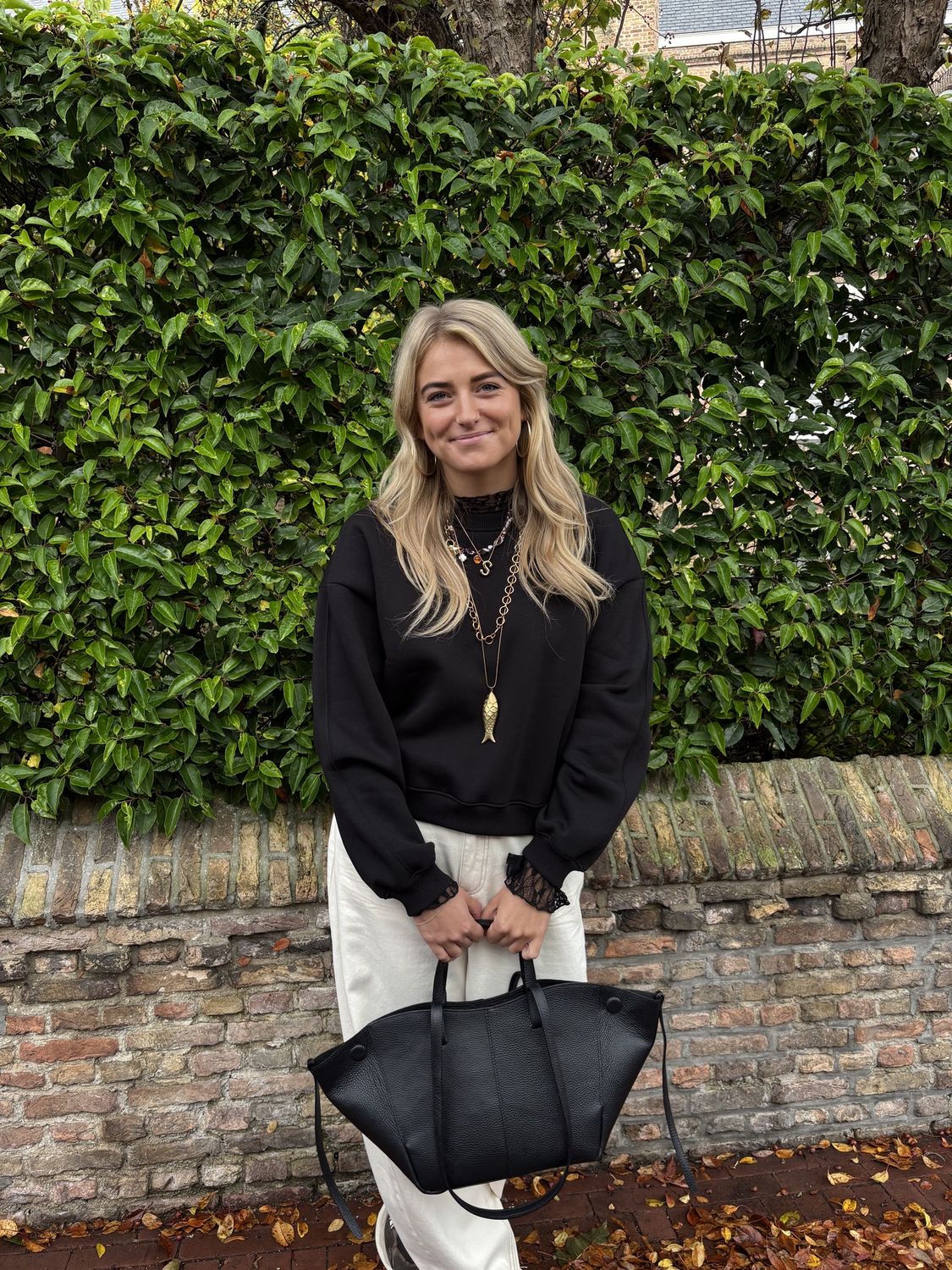 ELIN SWEATER black