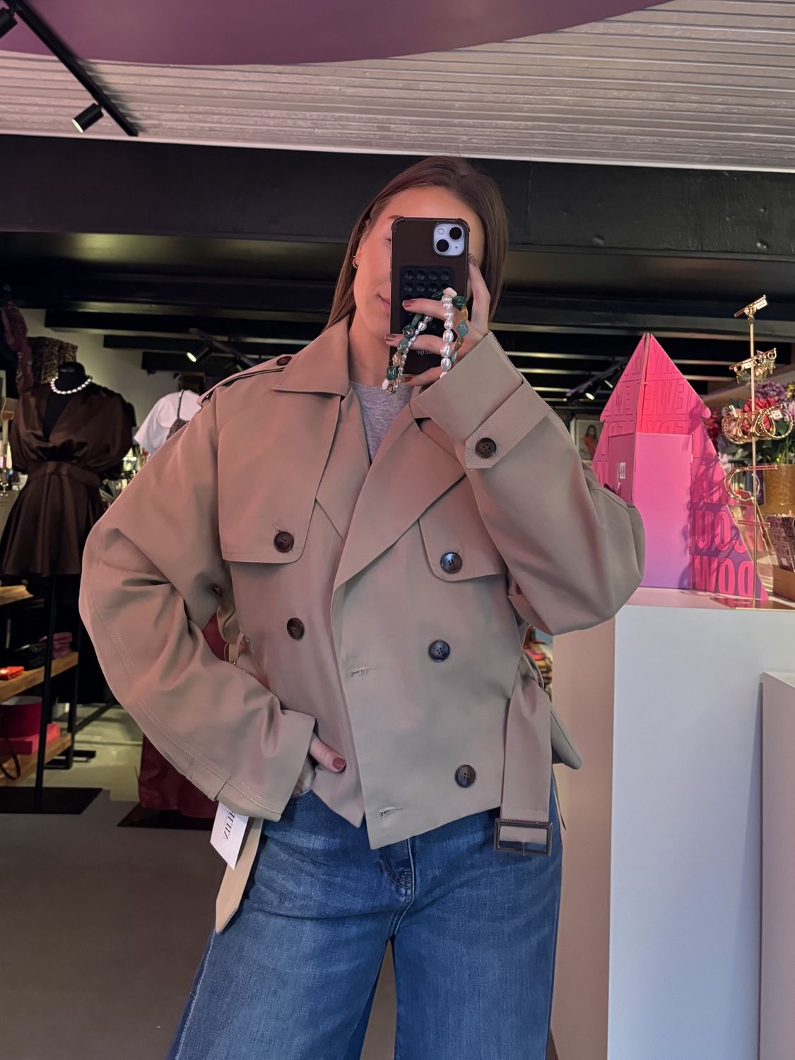 Attire Amsterdam - trenchcoat Dior beige