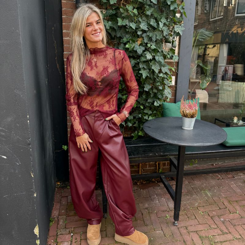 Violet leather balloon pants bordeaux