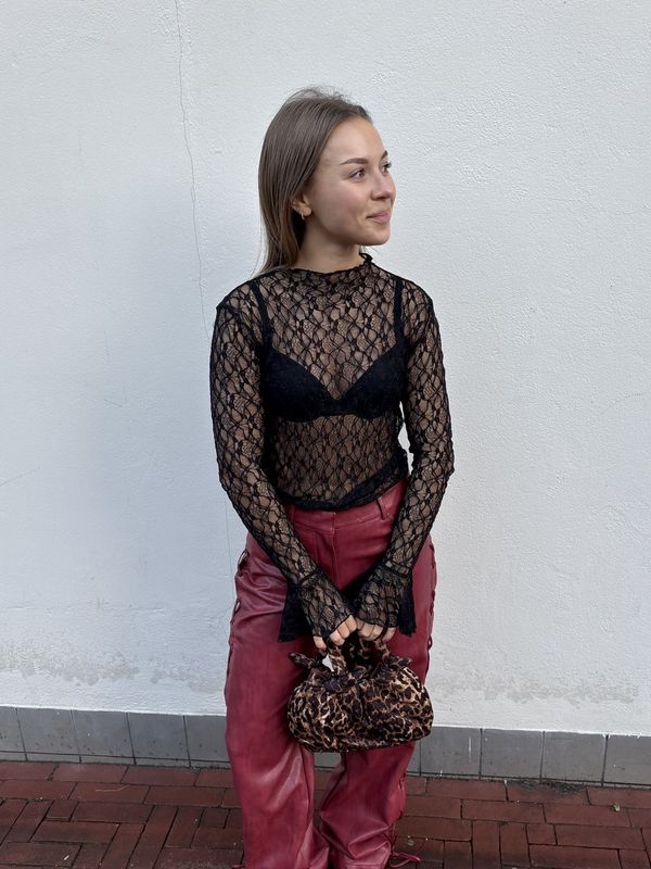 Kaya lace top black