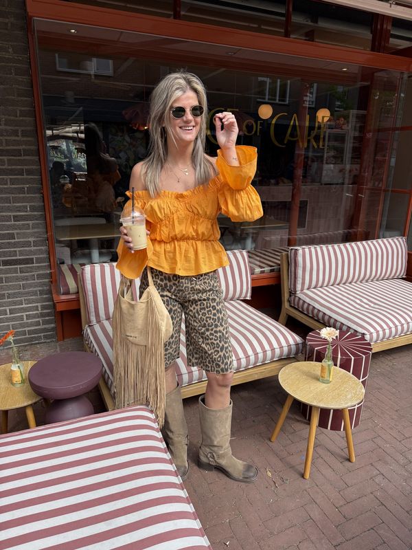 Loose fit jorts leopard
