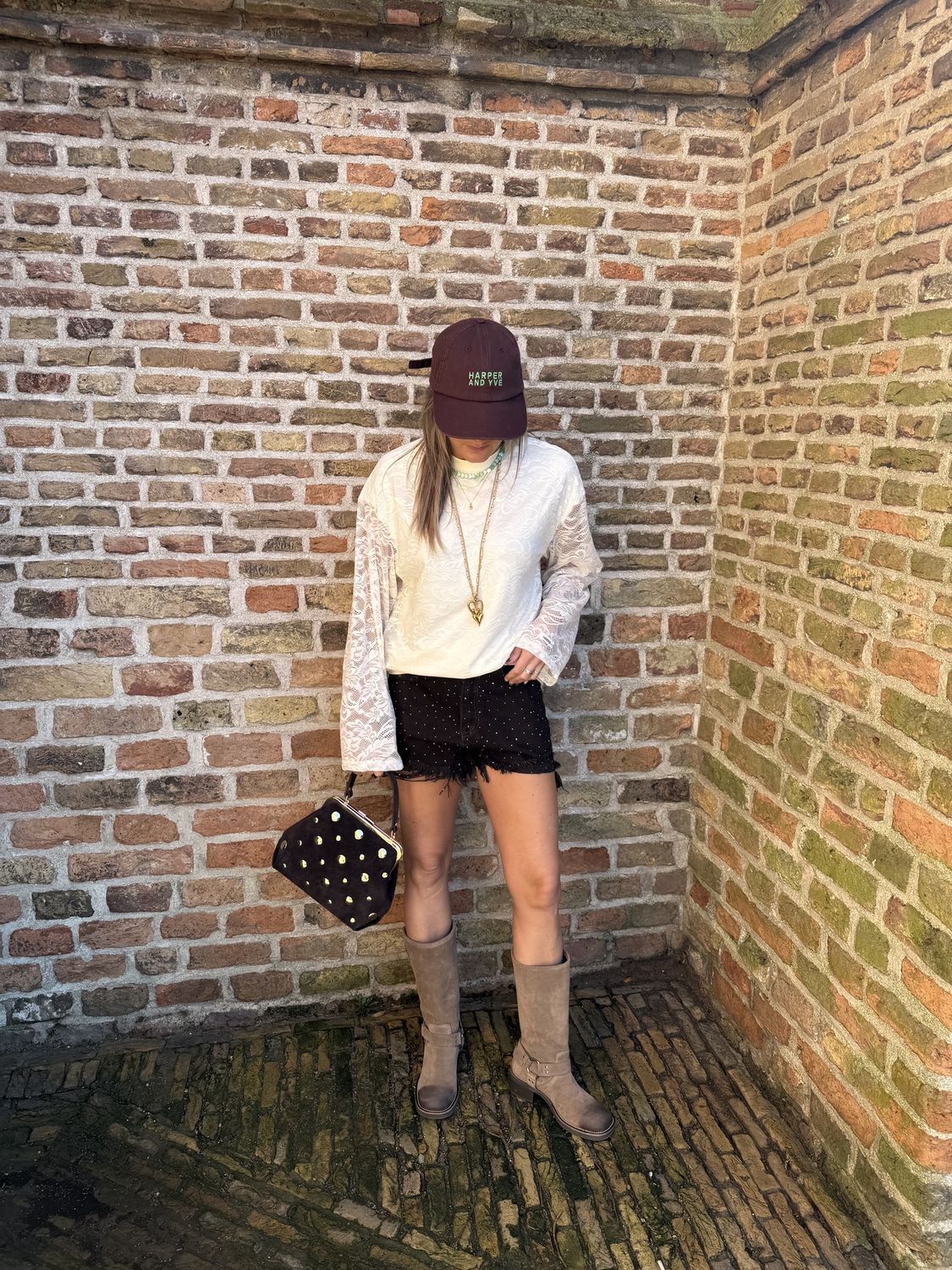 Sparkling short brown