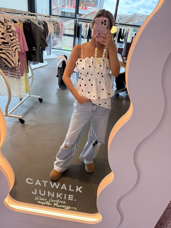 Super loose fit jeans damaged