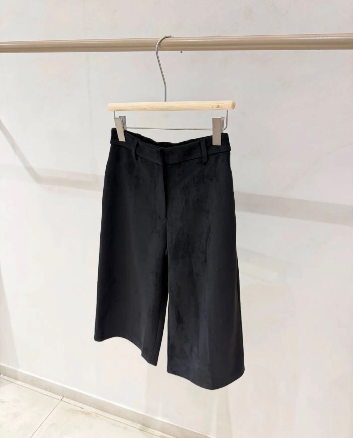 Suede bermuda black