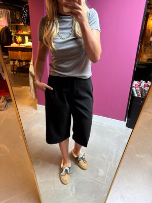 Suede bermuda black