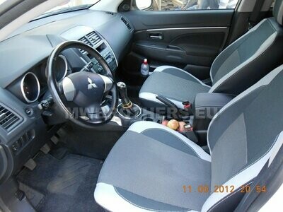 Comfort series with white leather