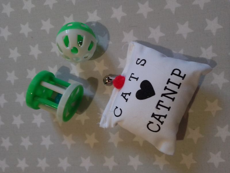 Juguetes y Catnip para gatos