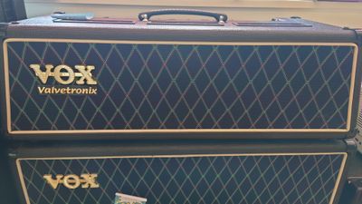 Vox Valvetronix AD120VTH Head, AD212 Cabinet, VC12 Floor Controller 