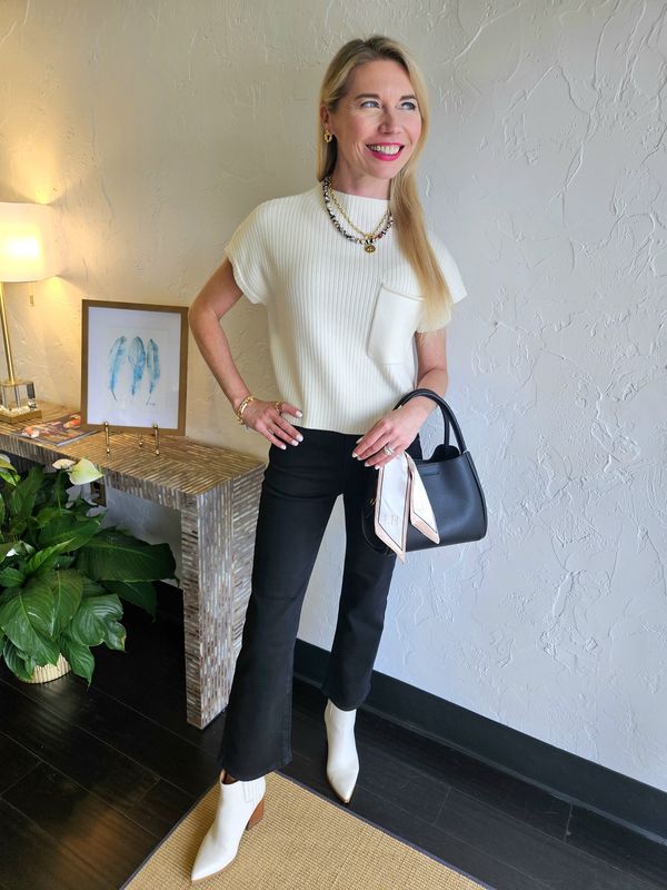 Mid Rise Crop Straight Jean - Black Mid Rise Crop Straight Jean - Black