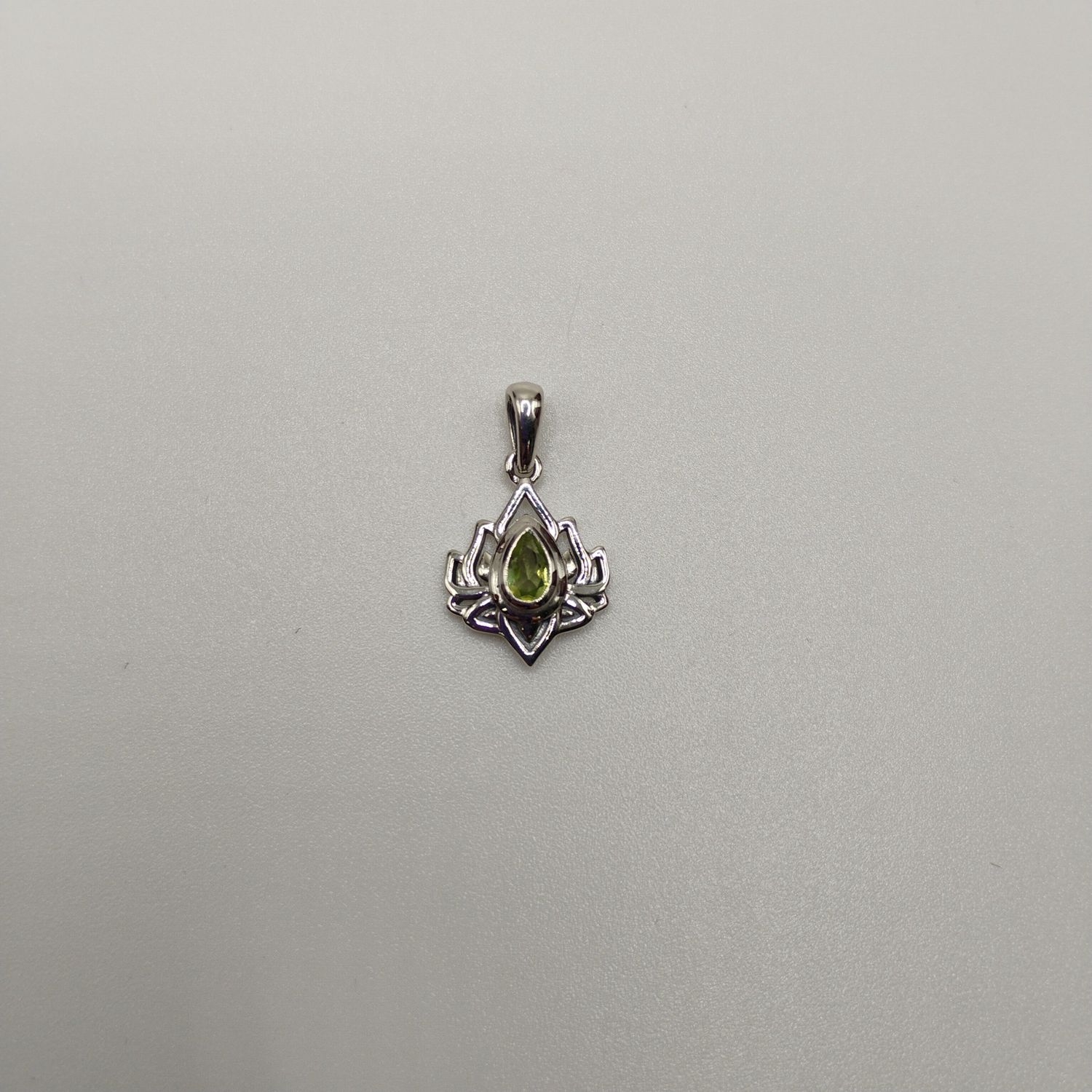 Peridot Sterling Silver Lotus 3.0 Pendant