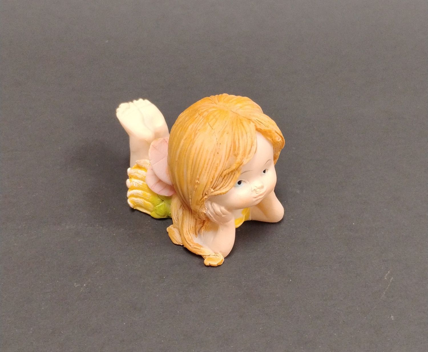 Little Fairy Daydreaming Statue