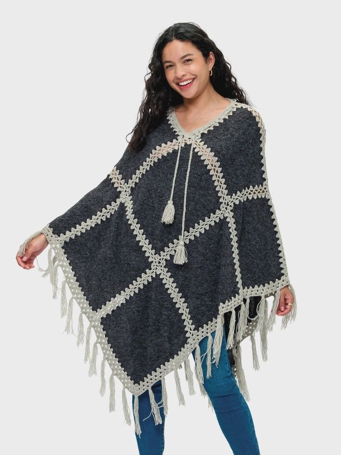 Poncho Patchwork Bohemian Vibe Crochet Details (One Size)