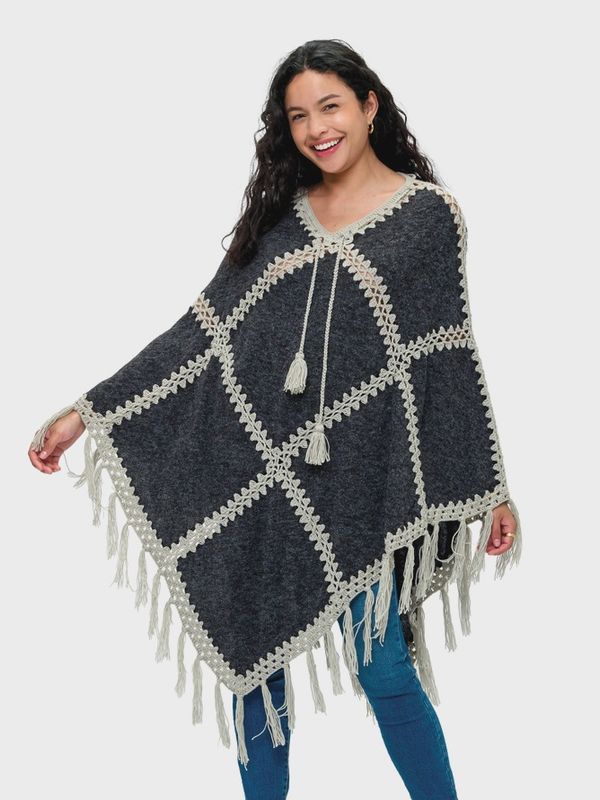 Poncho Patchwork Bohemian Vibe Crochet Details (One Size)