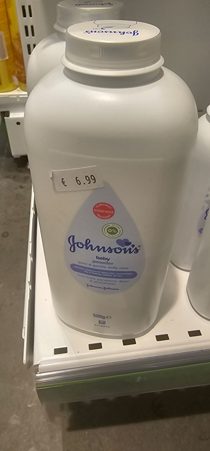 Johnsons baby powder