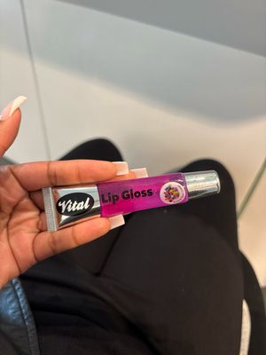 Vital lip Gloss  Bubblegum Glitter