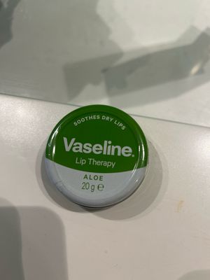 Vaseline Lip Therapy Aloe