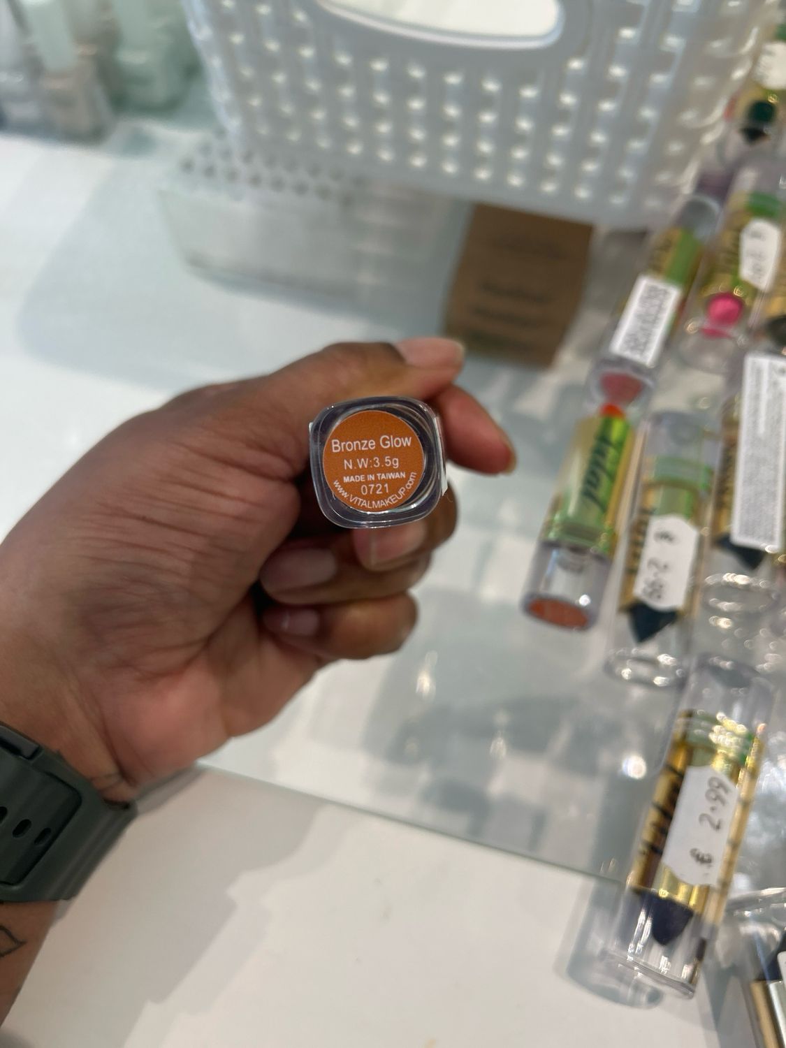 VITAL LIPSTICK COLOR BRONZE GLOW