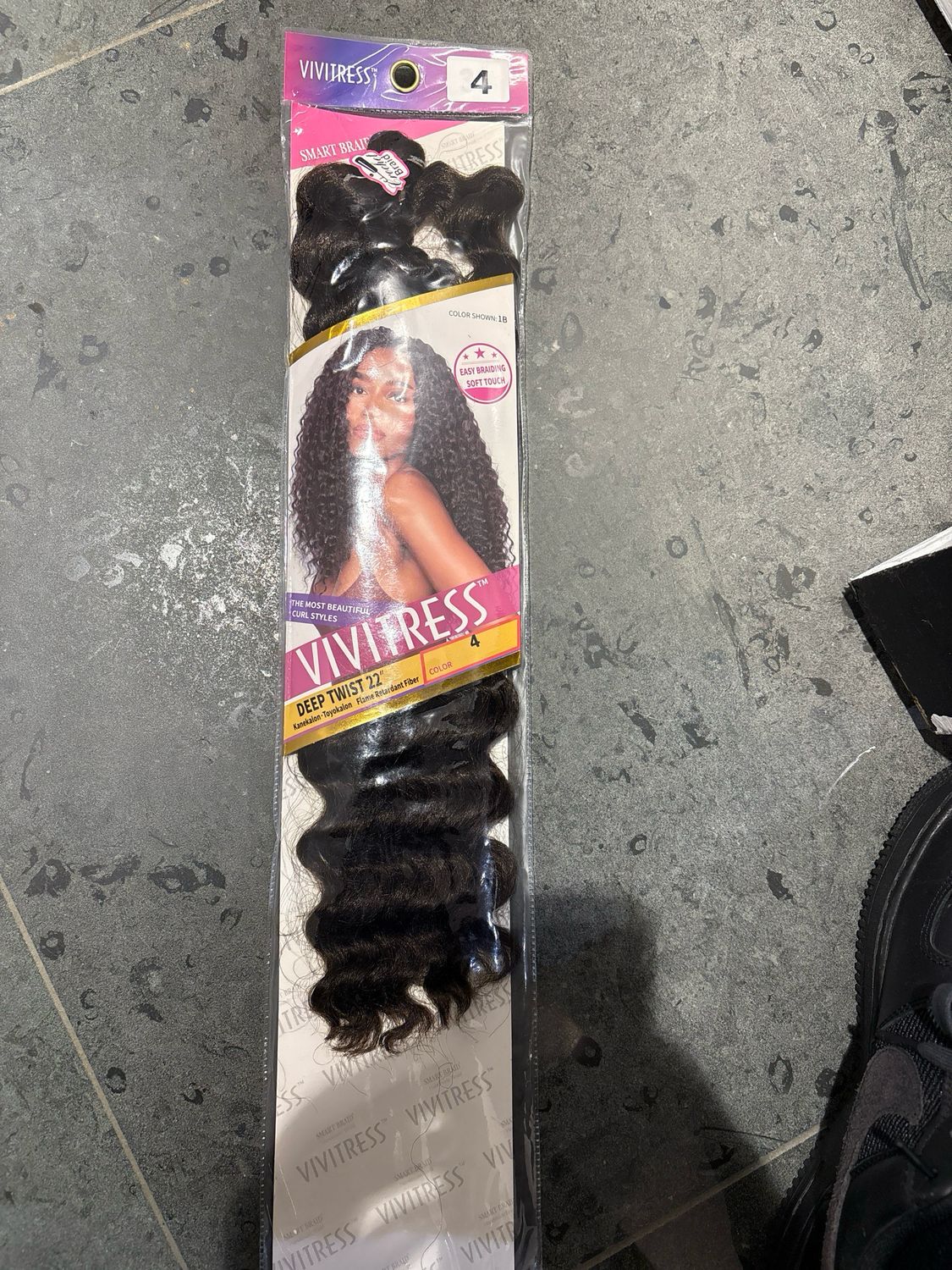 Vivitress Deep twist 22” Color 4 Vivitress Deep twist 22” Color 4