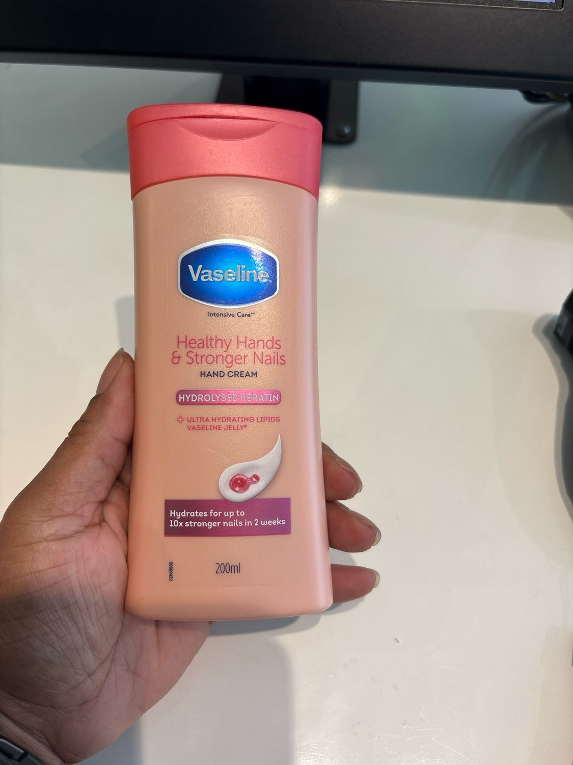 VASELINE HEALTHY HANDS &amp; STONGER NAILS HYDROLYSED KERATIN