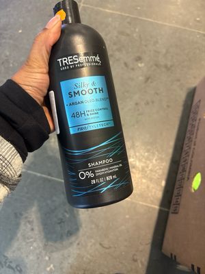 TRESEMME SILKY &amp; SMOOTH SHAMPOO